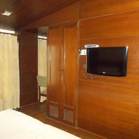 The Imperial Square Hotel Mussoorie Bagian luar foto