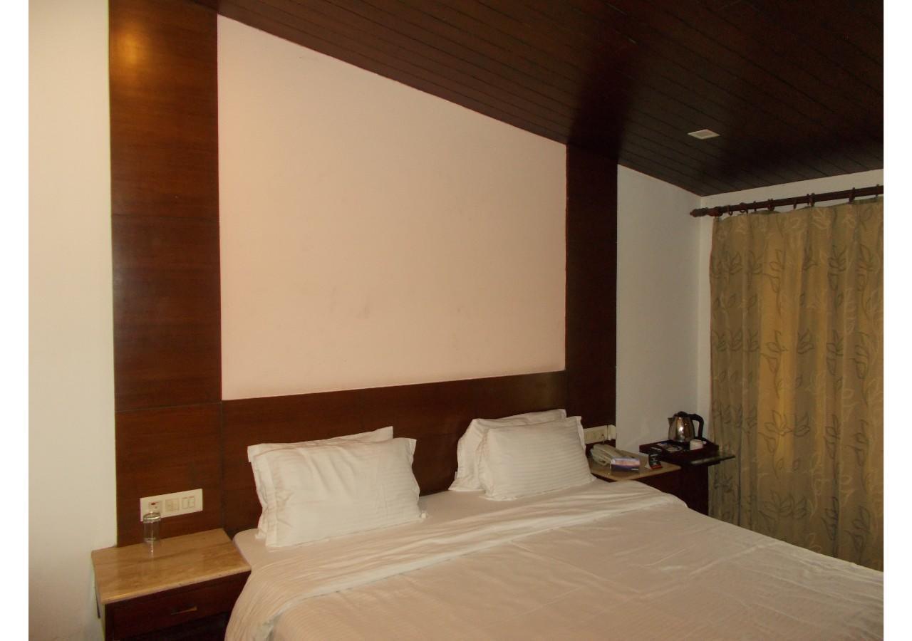 The Imperial Square Hotel Mussoorie Bagian luar foto