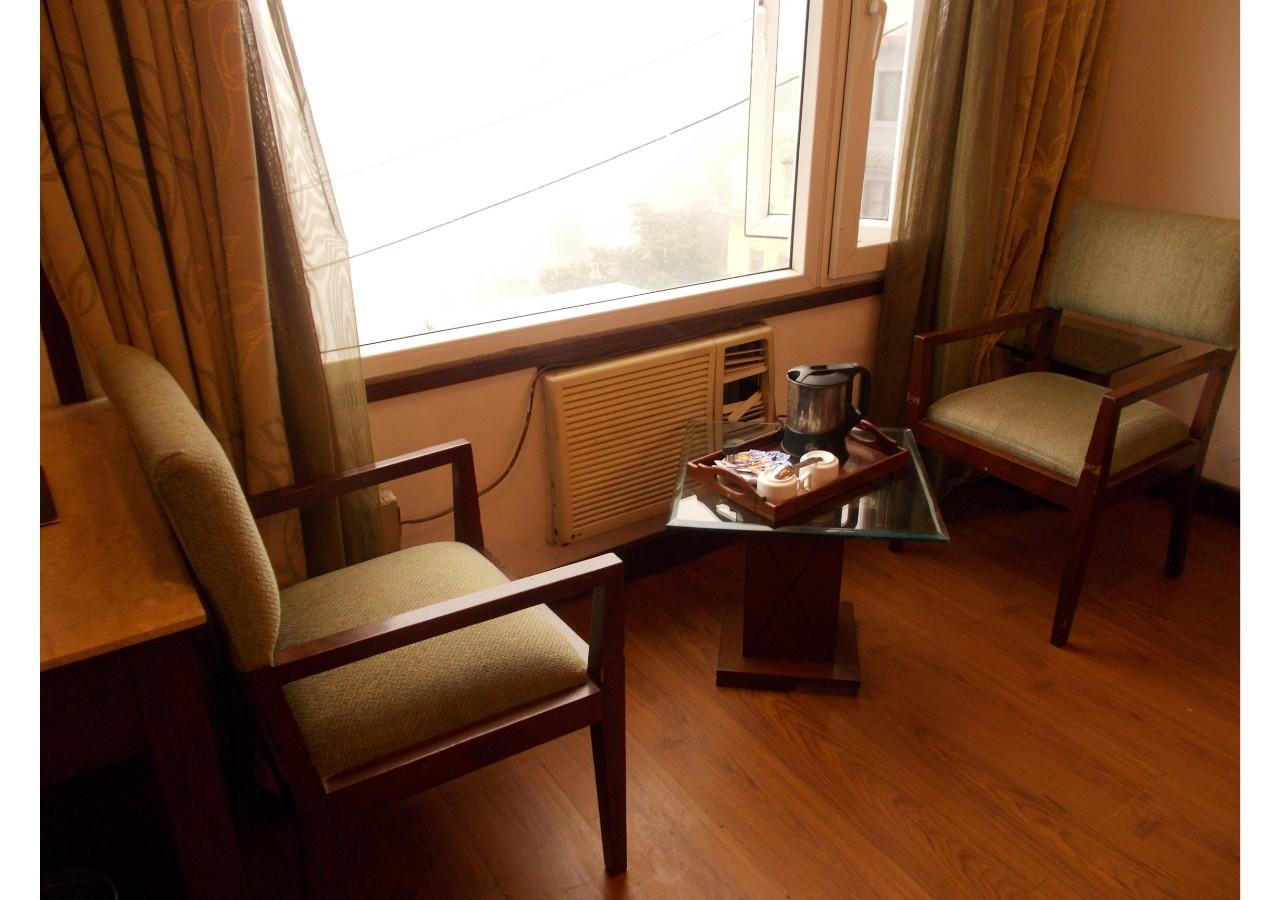 The Imperial Square Hotel Mussoorie Bagian luar foto