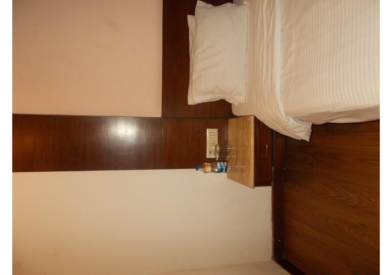 The Imperial Square Hotel Mussoorie Bagian luar foto