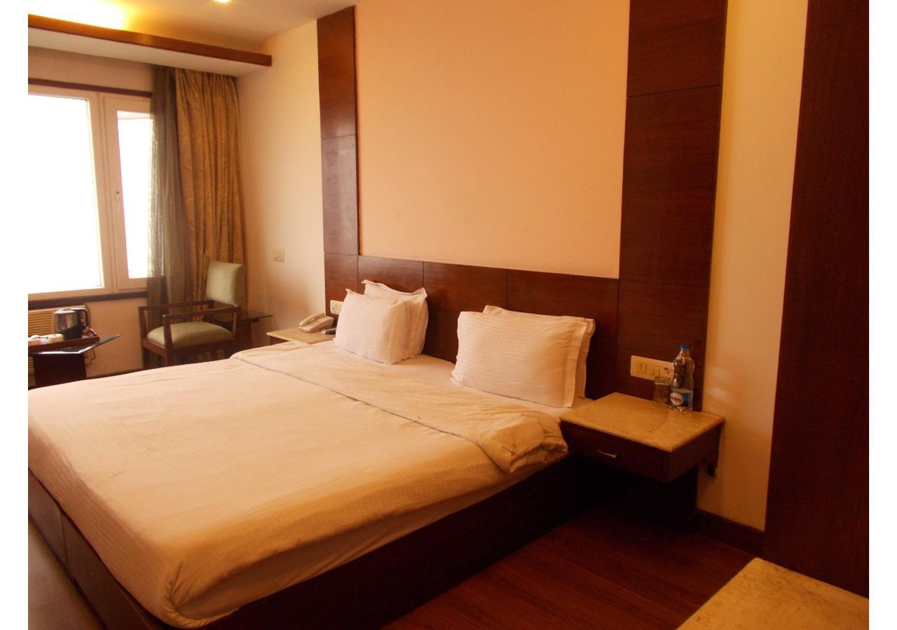 The Imperial Square Hotel Mussoorie Bagian luar foto
